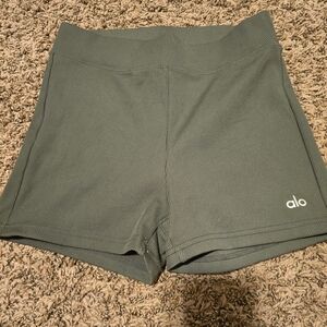 #172 ALO Yoga Women's Olive Bike Shorts
